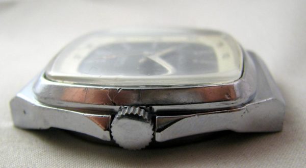 Soviet quartz watch Chaika 3056A USSR 1980s