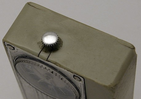 Soviet electro-mechanical alarm clock Luch USSR 1970s