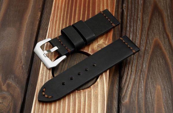 High quality genuine leather band with brushed steel clasp buckle.